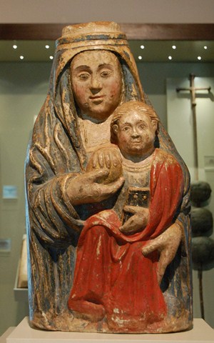 Virgen de la Aurora. Mármol policromado, finales del siglo XIV o principios del siglo XV.